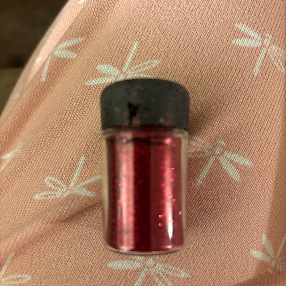 Red Glitter Mac Cosmetic glitter